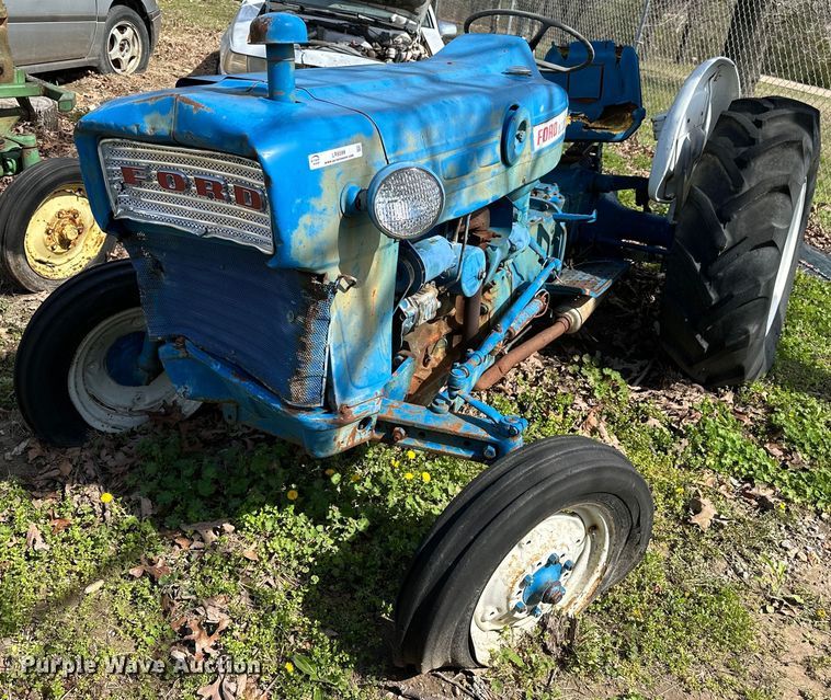 image for item LR9599 Ford 2000  tractor