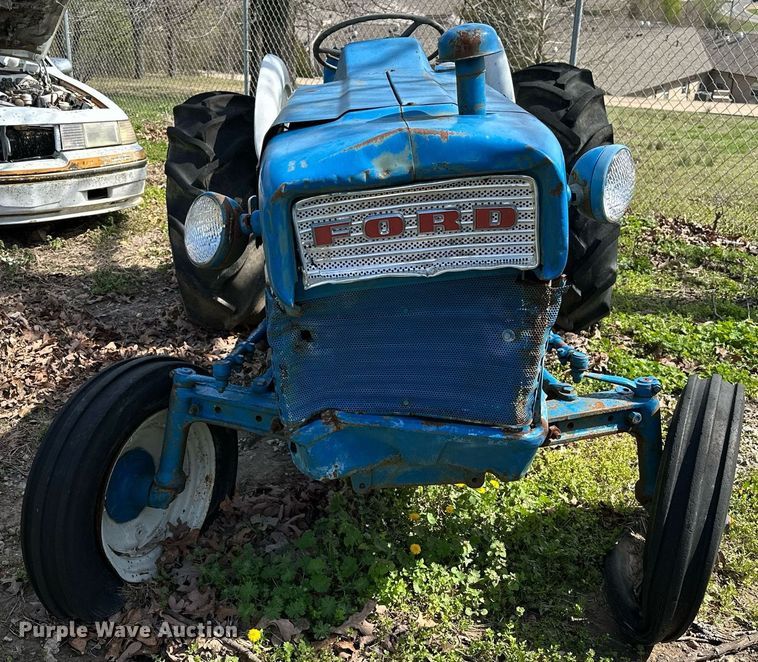 image for item LR9599 Ford 2000  tractor