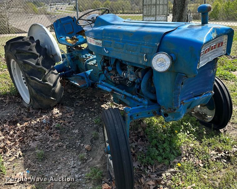 image for item LR9599 Ford 2000  tractor