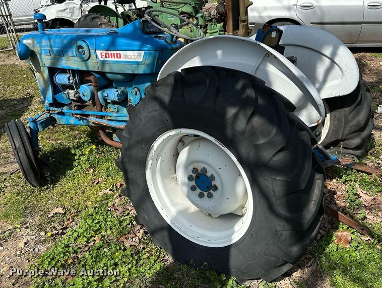 image for item LR9599 Ford 2000  tractor
