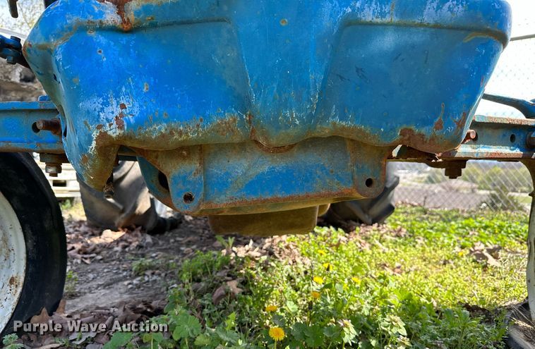image for item LR9599 Ford 2000  tractor