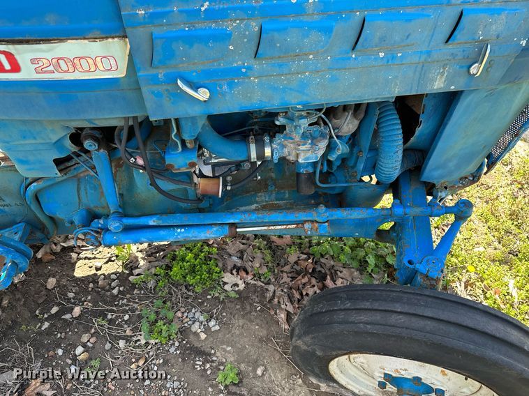 image for item LR9599 Ford 2000  tractor