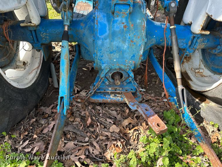 image for item LR9599 Ford 2000  tractor