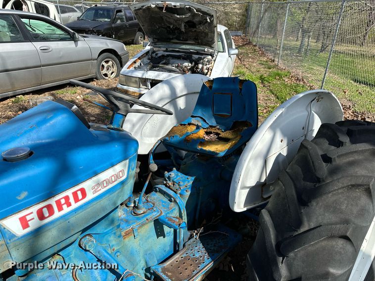 image for item LR9599 Ford 2000  tractor
