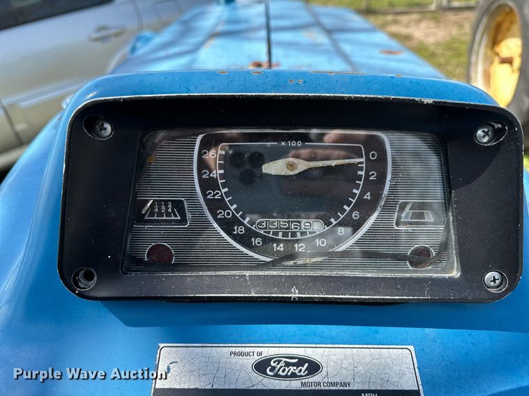 image for item LR9599 Ford 2000  tractor