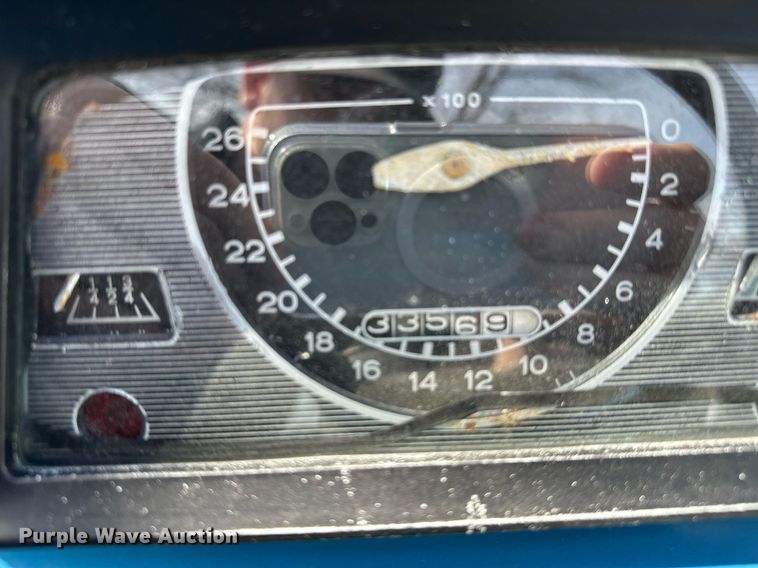 image for item LR9599 Ford 2000  tractor