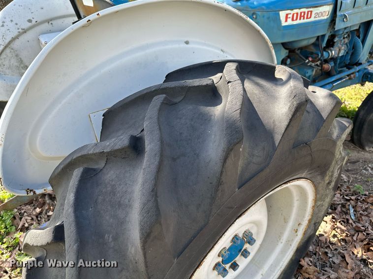 image for item LR9599 Ford 2000  tractor
