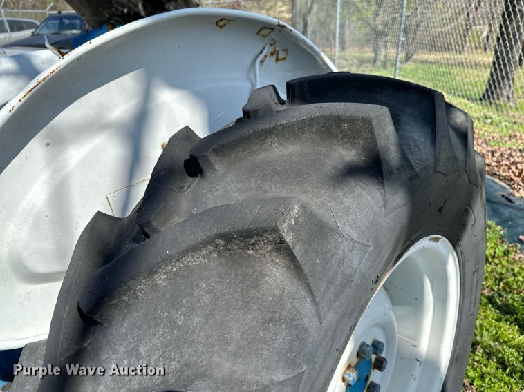 image for item LR9599 Ford 2000  tractor