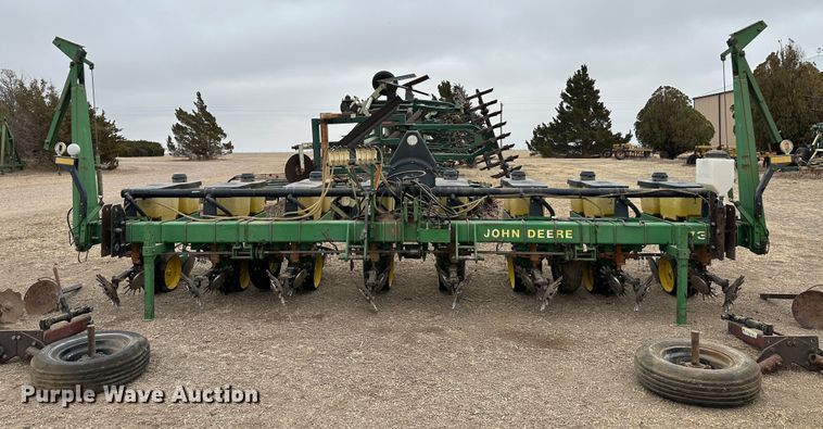 image for item LT9132 John Deere 7300  planter