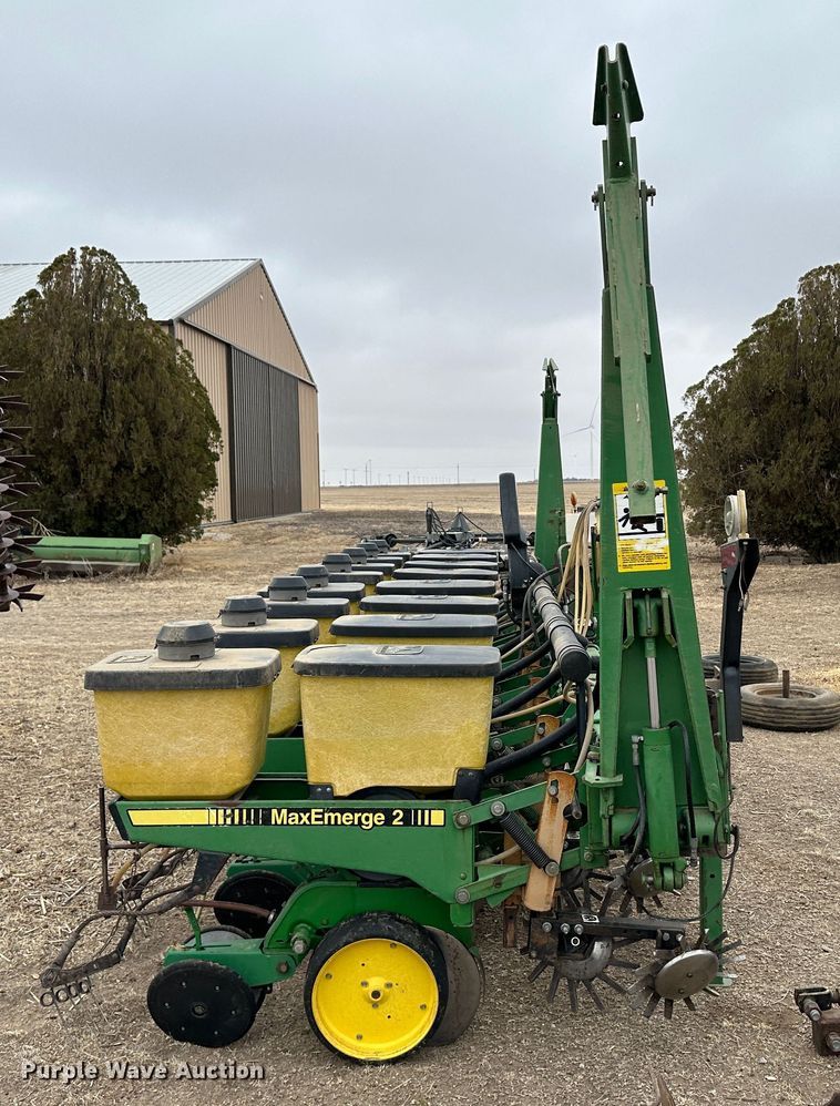 image for item LT9132 John Deere 7300  planter