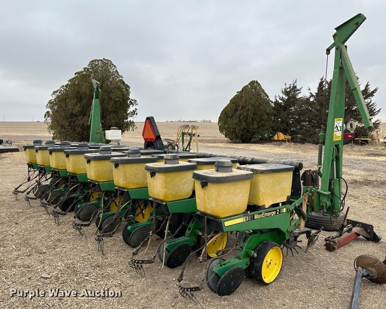 image for item LT9132 John Deere 7300  planter
