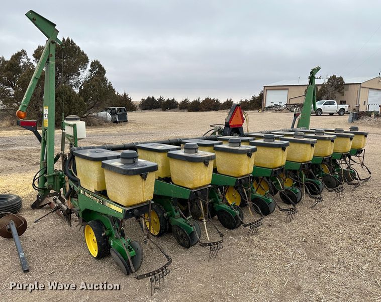 image for item LT9132 John Deere 7300  planter