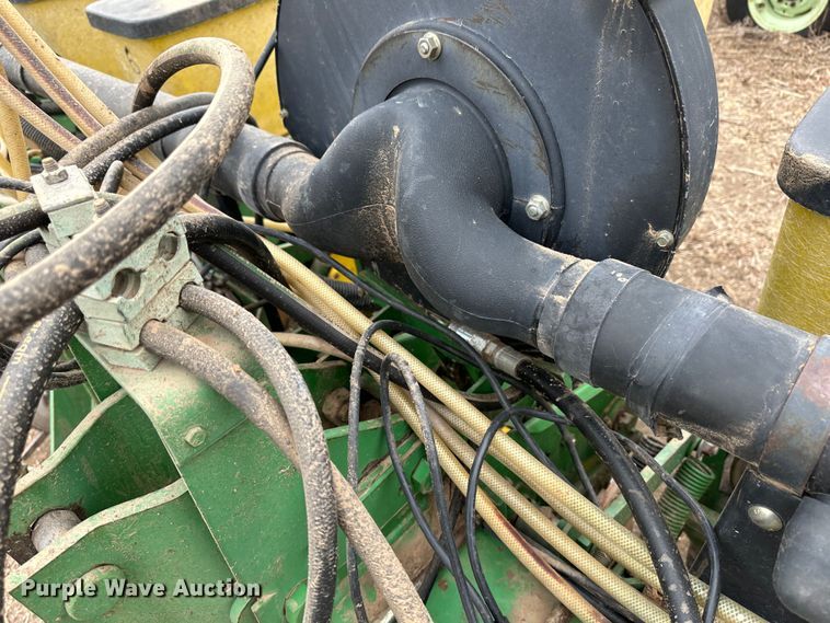 image for item LT9132 John Deere 7300  planter