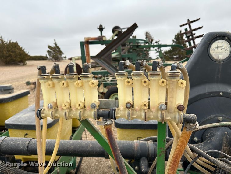 image for item LT9132 John Deere 7300  planter