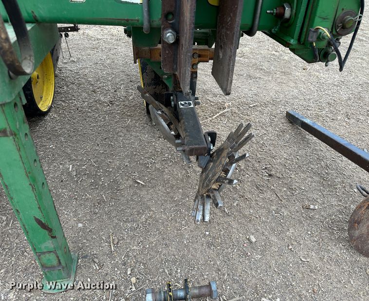 image for item LT9132 John Deere 7300  planter