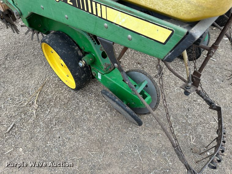 image for item LT9132 John Deere 7300  planter