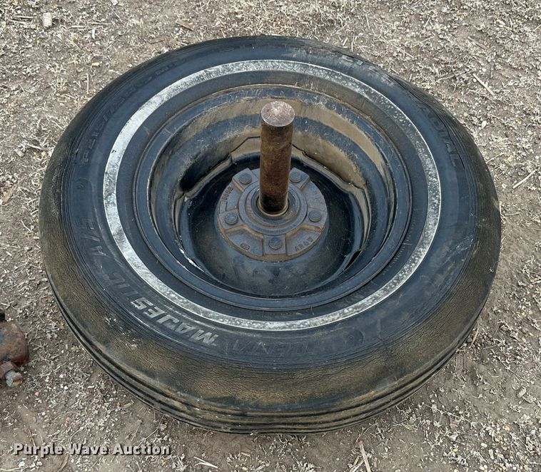 image for item LT9132 John Deere 7300  planter