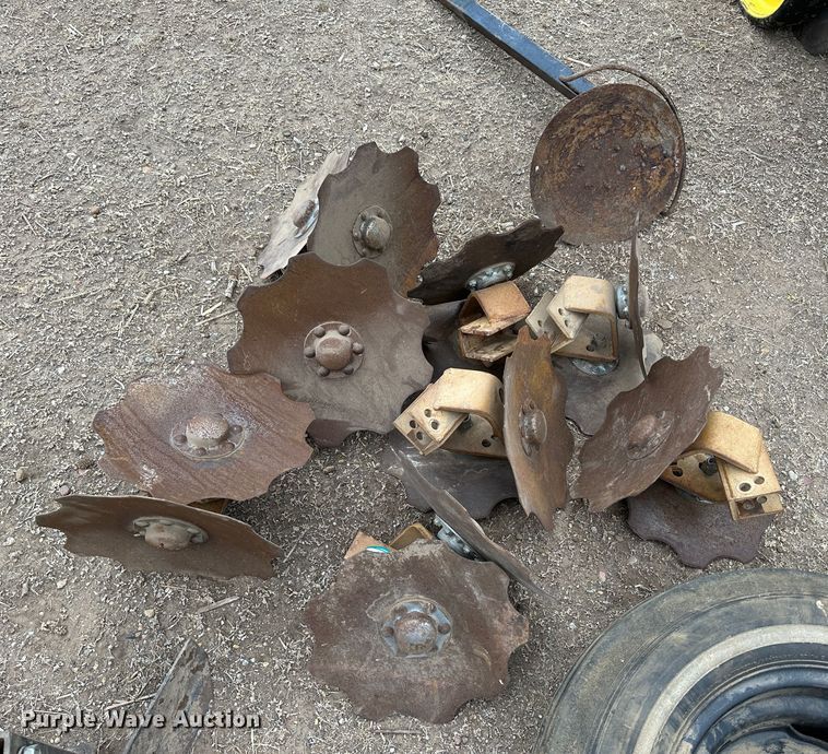 image for item LT9132 John Deere 7300  planter