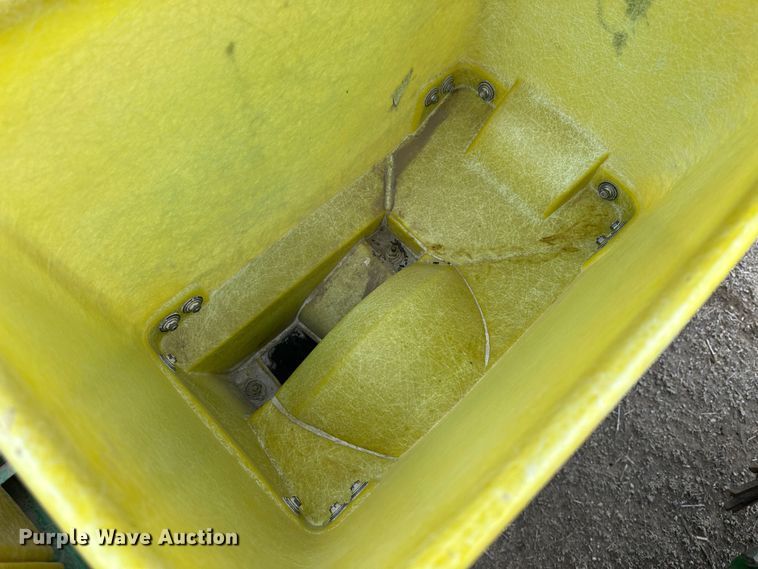 image for item LT9132 John Deere 7300  planter