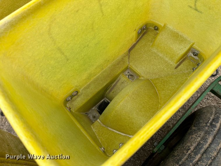 image for item LT9132 John Deere 7300  planter