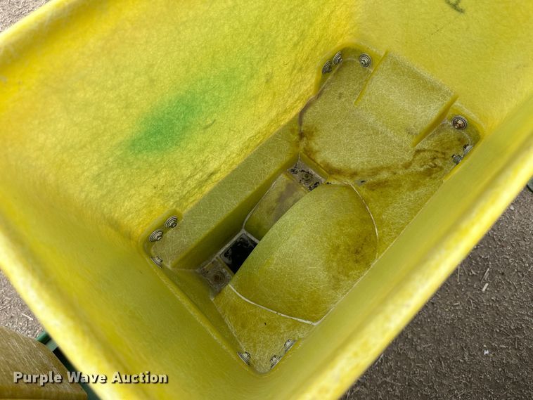 image for item LT9132 John Deere 7300  planter