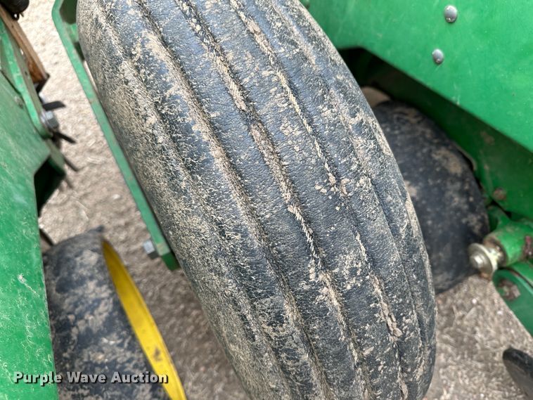 image for item LT9132 John Deere 7300  planter