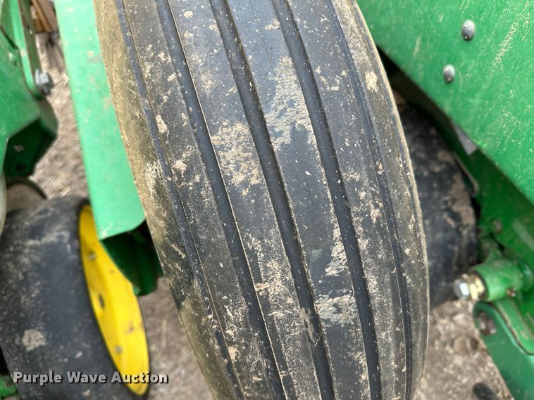 image for item LT9132 John Deere 7300  planter