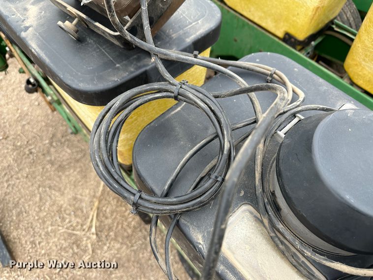image for item LT9132 John Deere 7300  planter