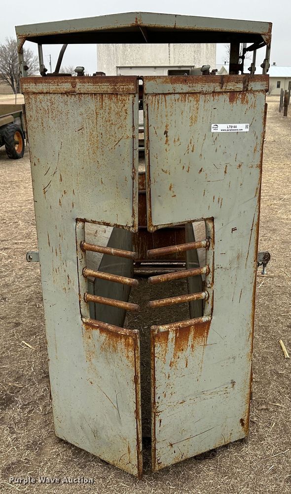 image for item LT9144 WW  roping chute