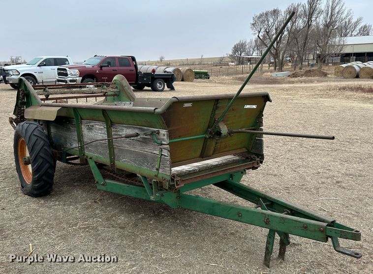 image for item LT9145 Oliver 170  manure spreader