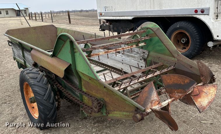 image for item LT9145 Oliver 170  manure spreader