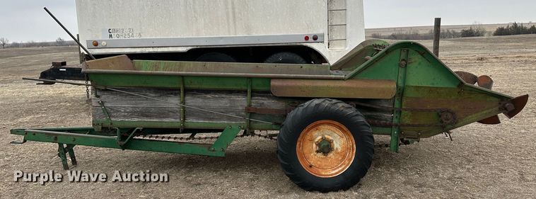 image for item LT9145 Oliver 170  manure spreader