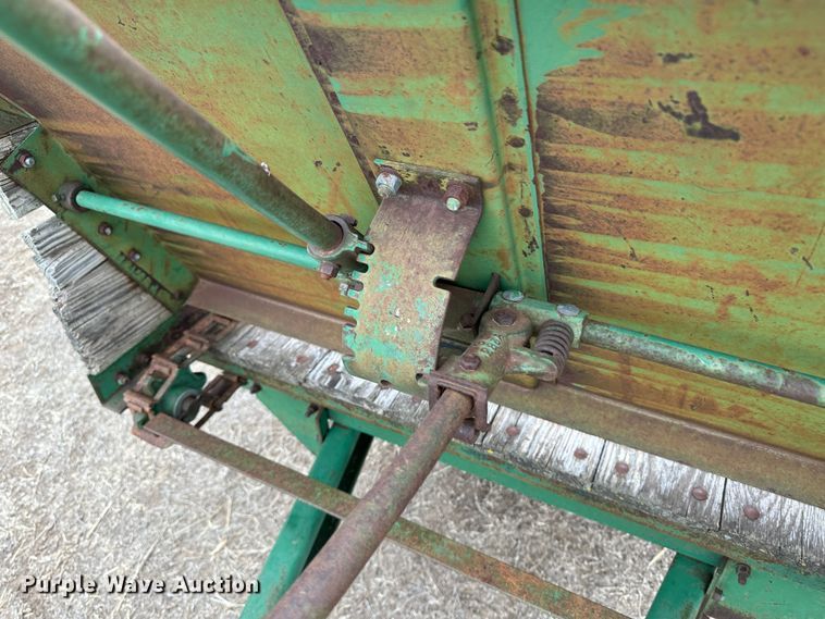 image for item LT9145 Oliver 170  manure spreader