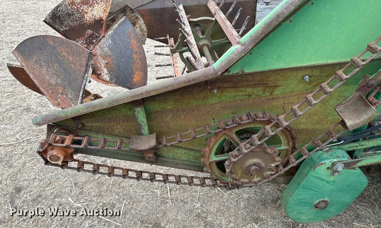 image for item LT9145 Oliver 170  manure spreader