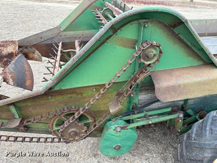 image for item LT9145 Oliver 170  manure spreader