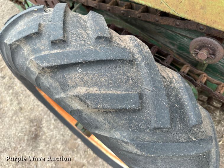 image for item LT9145 Oliver 170  manure spreader