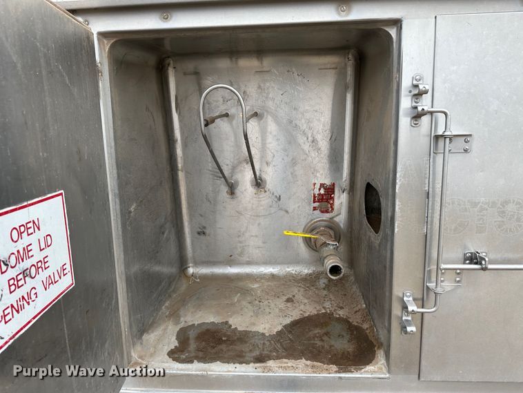 image for item LT9146 1974 Kari Kool PTK  tank trailer