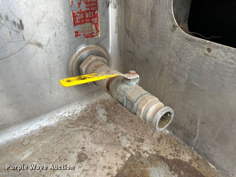 image for item LT9146 1974 Kari Kool PTK  tank trailer