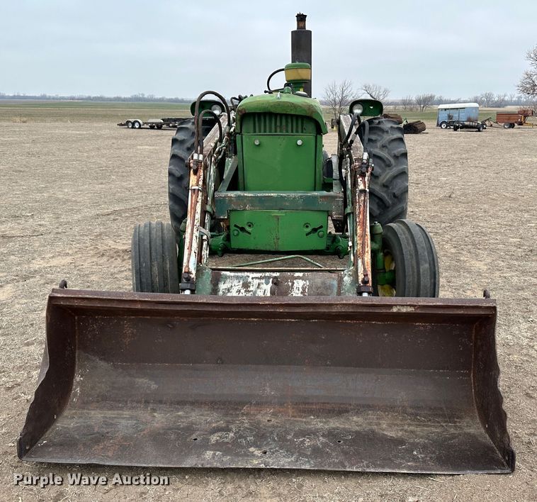 image for item LT9147 1961 John Deere 3010  tractor