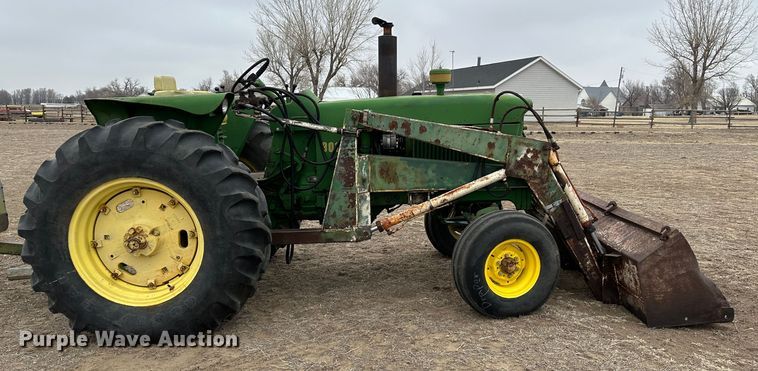 image for item LT9147 1961 John Deere 3010  tractor