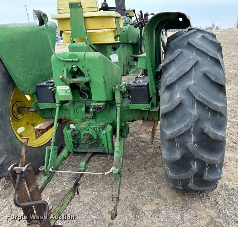image for item LT9147 1961 John Deere 3010  tractor