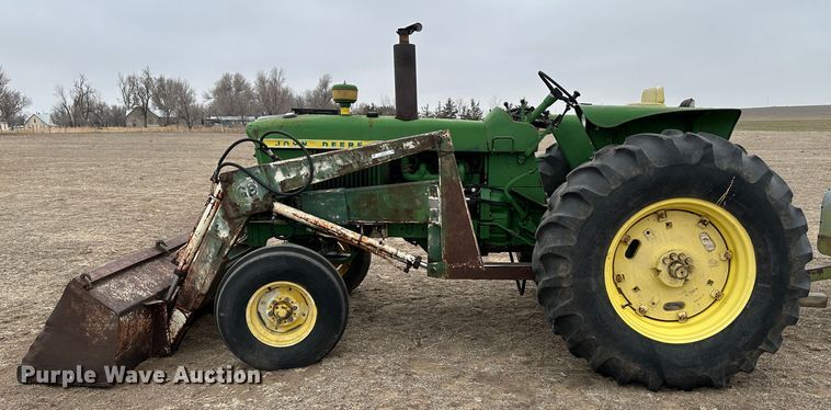 image for item LT9147 1961 John Deere 3010  tractor