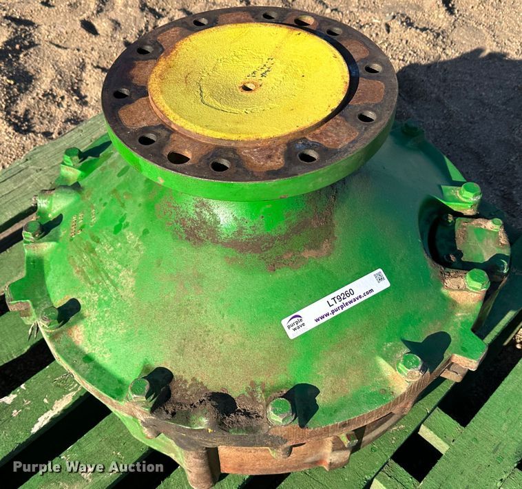 image for item LT9260 John Deere 9500  planetary drive