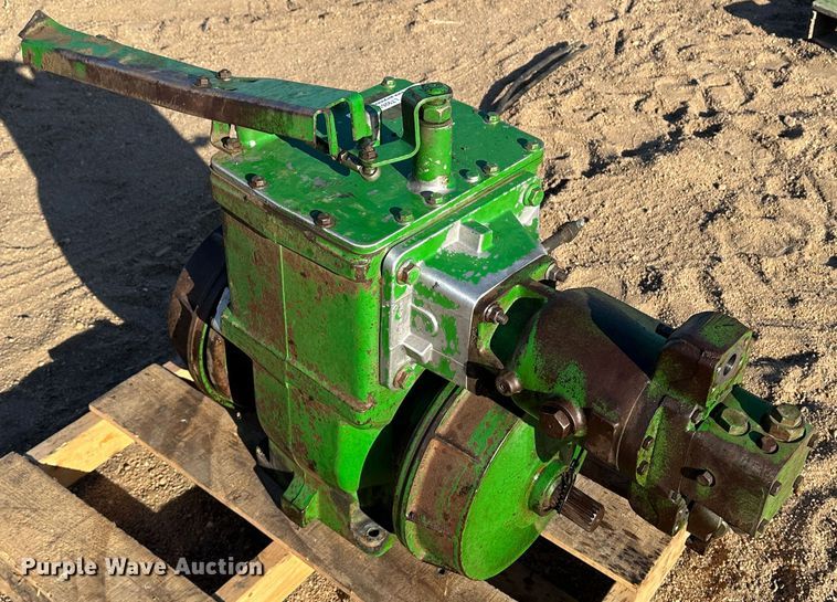 image for item LT9261 John Deere 9500  idle static hydraulic drive