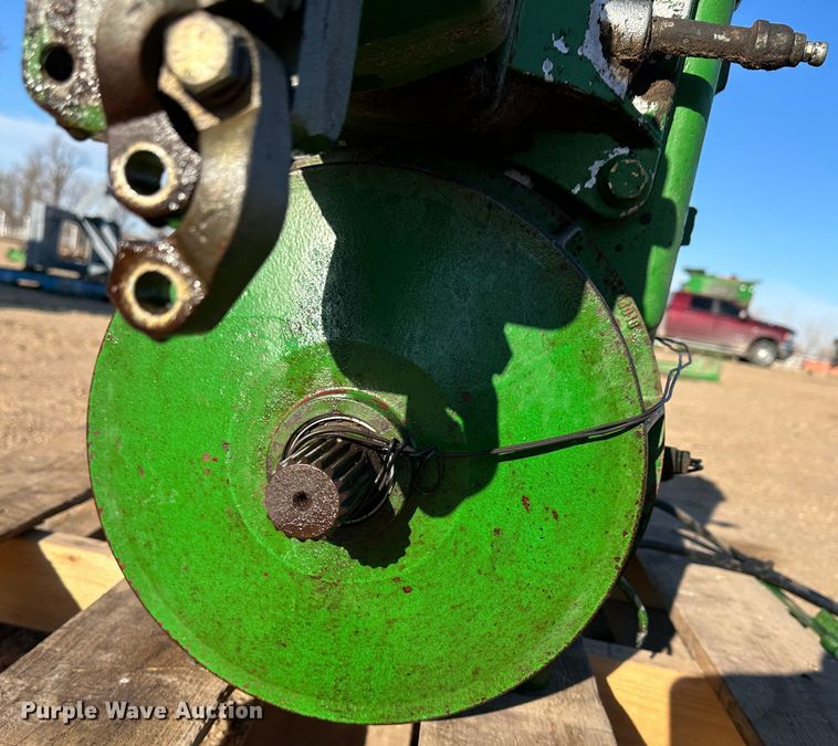 image for item LT9261 John Deere 9500  idle static hydraulic drive