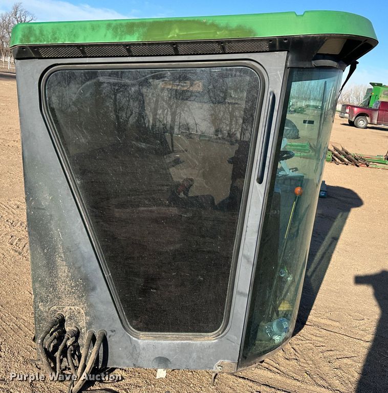 image for item LT9262 John Deere 9500  cab