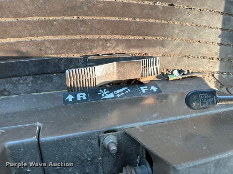 image for item LT9262 John Deere 9500  cab