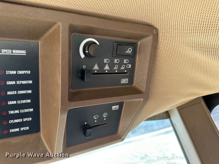 image for item LT9262 John Deere 9500  cab