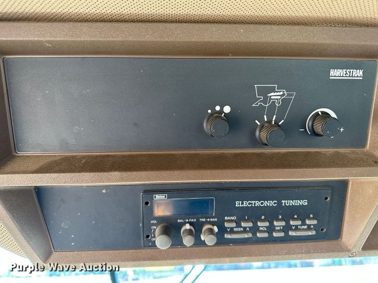 image for item LT9262 John Deere 9500  cab