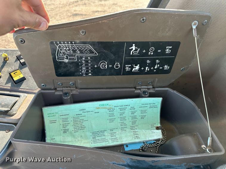 image for item LT9262 John Deere 9500  cab